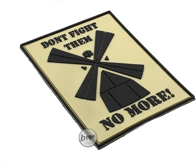 3D Abzeichen "Fight them no more" aus Hartgummi, mit Klett - TAN